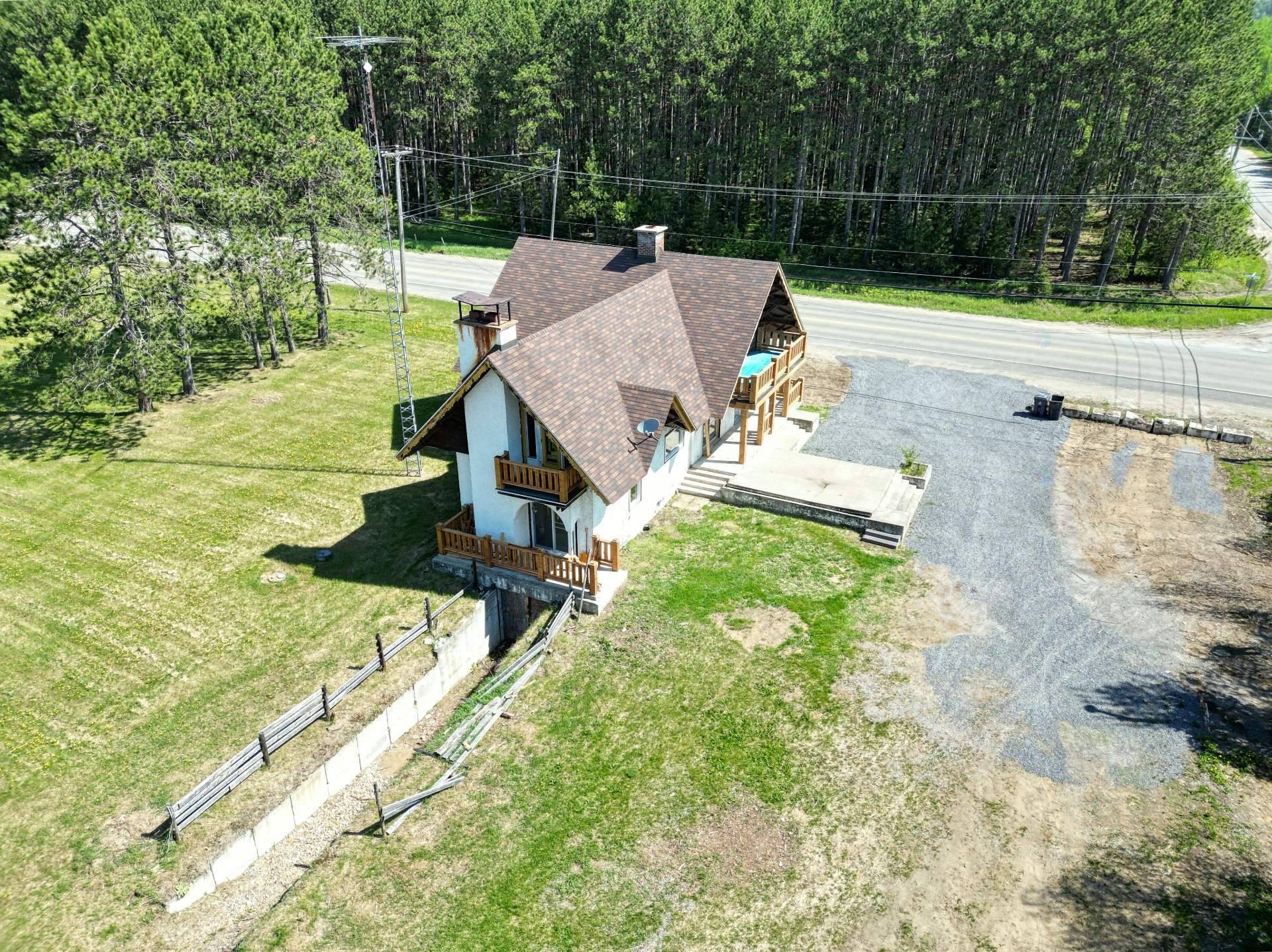 









1030


Route St-Joseph

,
Sainte-Émélie-de-l'Énergie,




QC
J0K2K0

