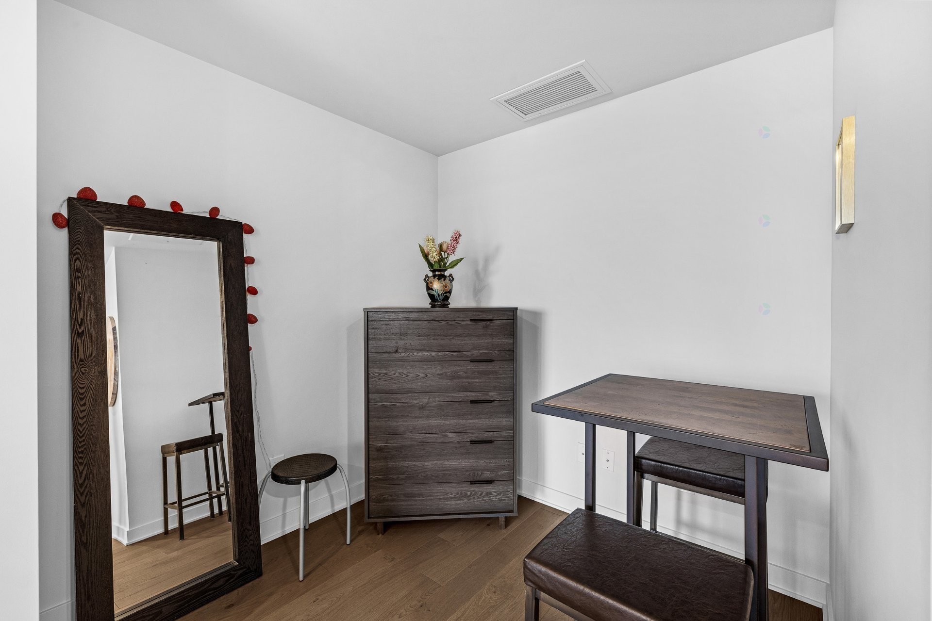 









1188


Rue St-Antoine O.

, 3701,
Montréal (Ville-Marie),




QC
H3C1B4

