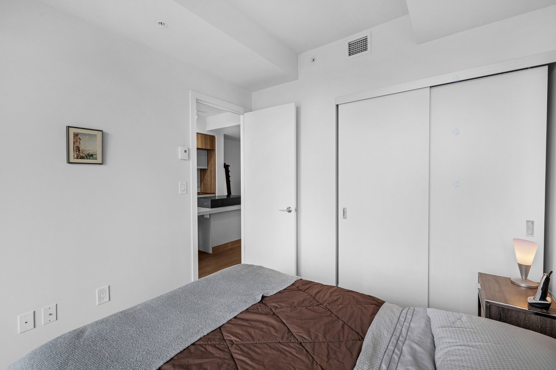 









1188


Rue St-Antoine O.

, 3701,
Montréal (Ville-Marie),




QC
H3C1B4

