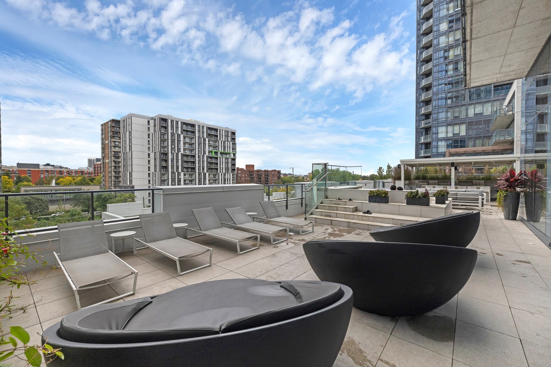 









1188


Rue St-Antoine O.

, 3701,
Montréal (Ville-Marie),




QC
H3C1B4

