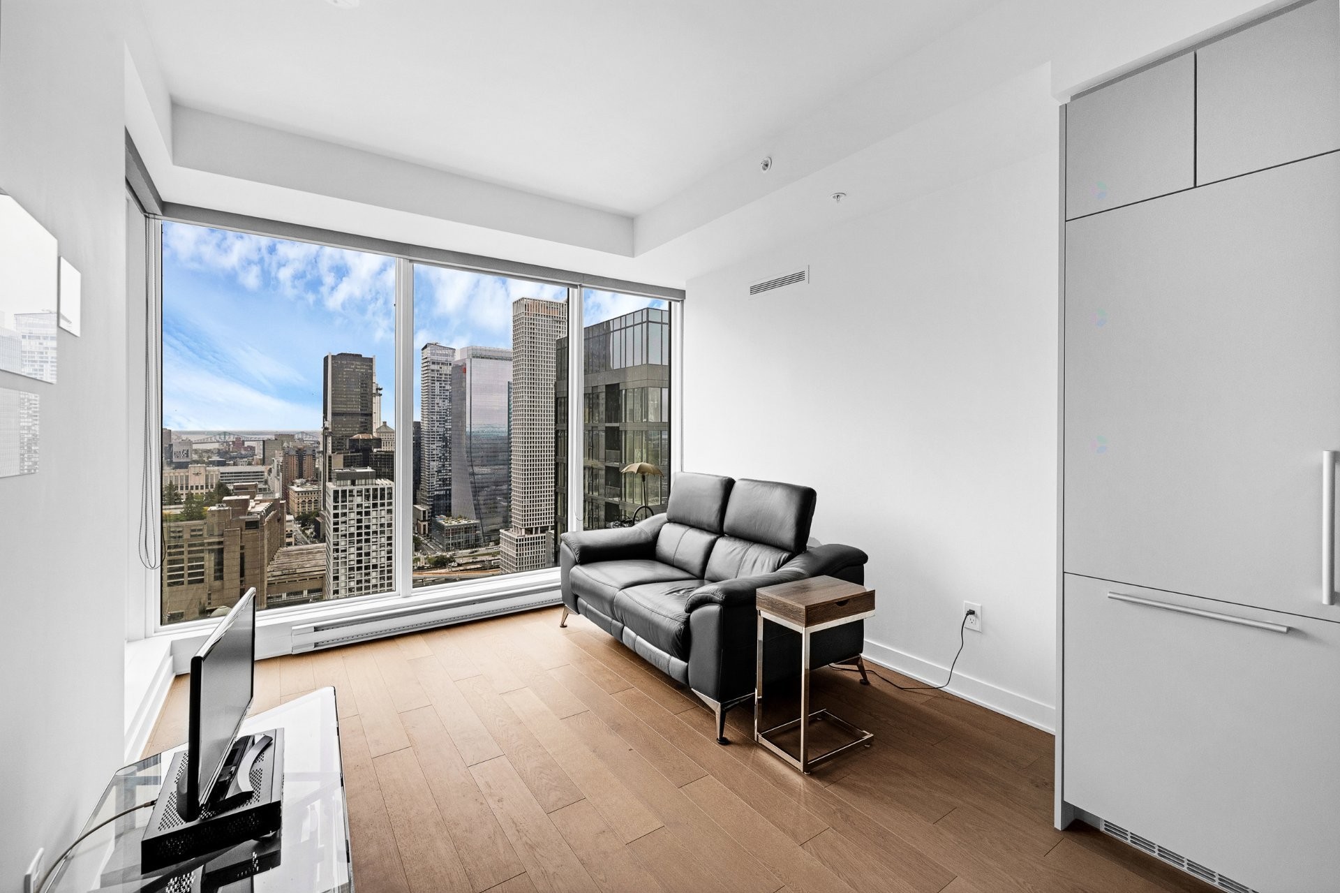 









1188


Rue St-Antoine O.

, 3701,
Montréal (Ville-Marie),




QC
H3C1B4

