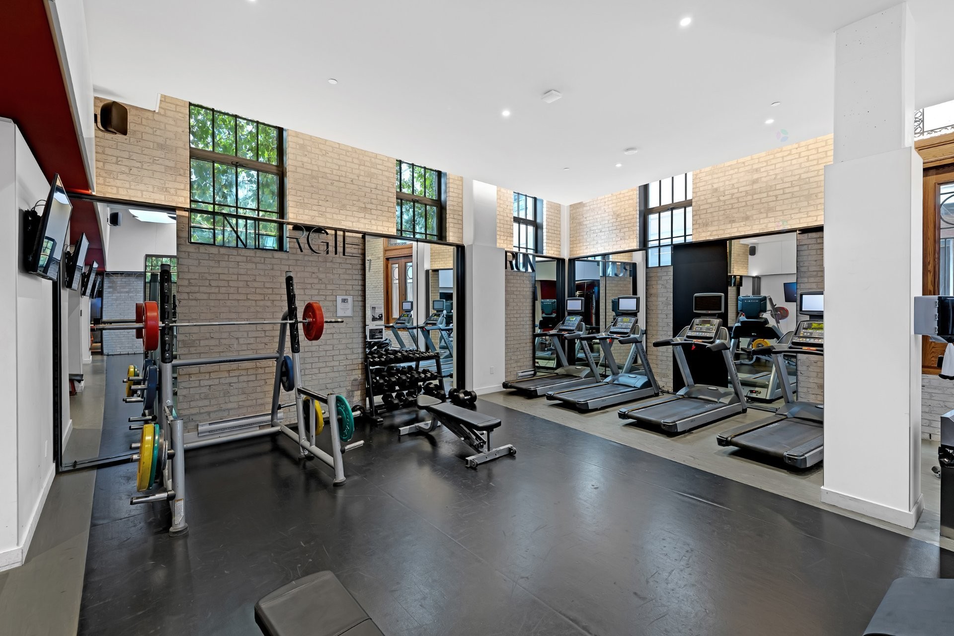 









1188


Rue St-Antoine O.

, 3701,
Montréal (Ville-Marie),




QC
H3C1B4

