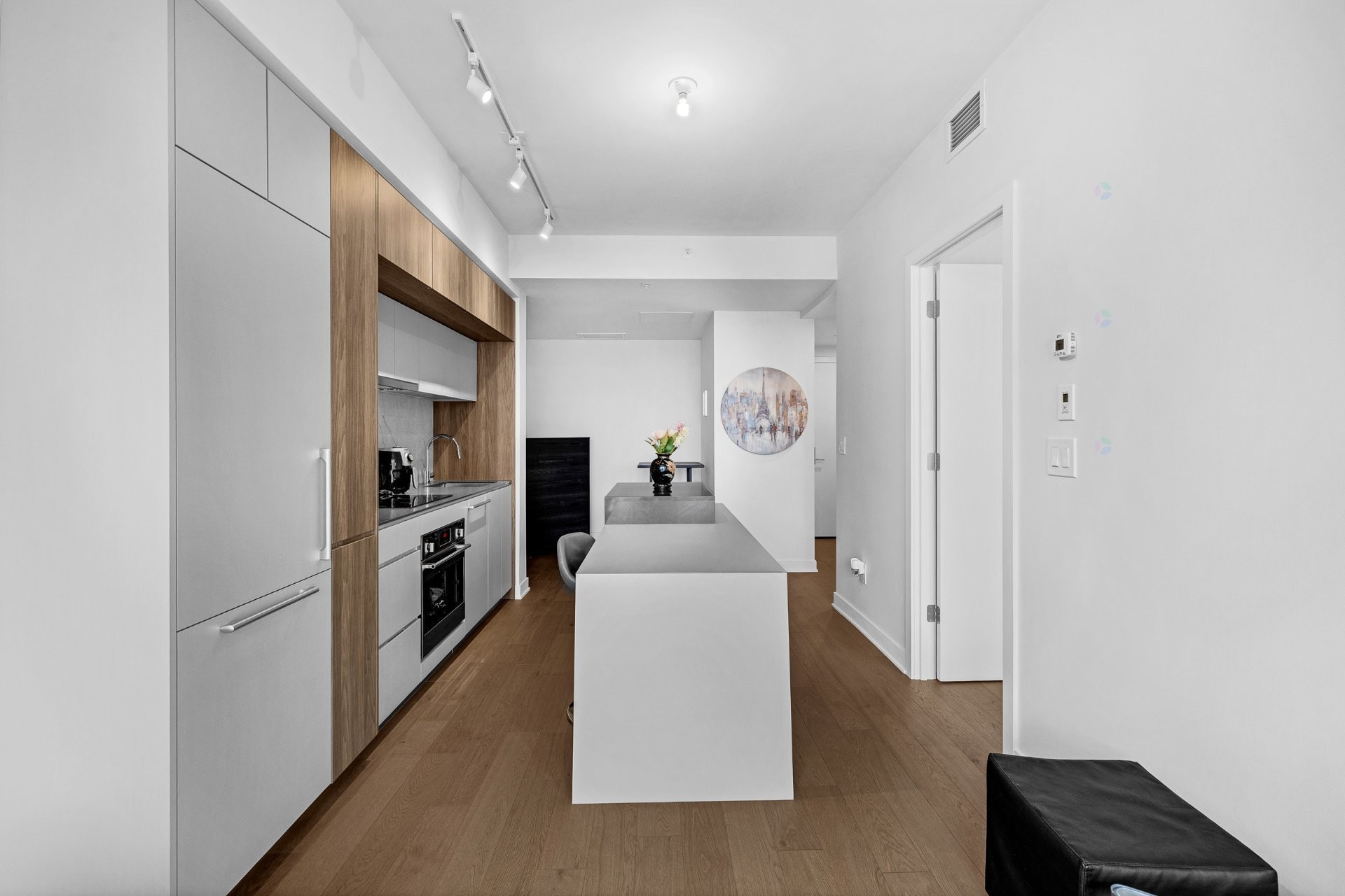 









1188


Rue St-Antoine O.

, 3701,
Montréal (Ville-Marie),




QC
H3C1B4

