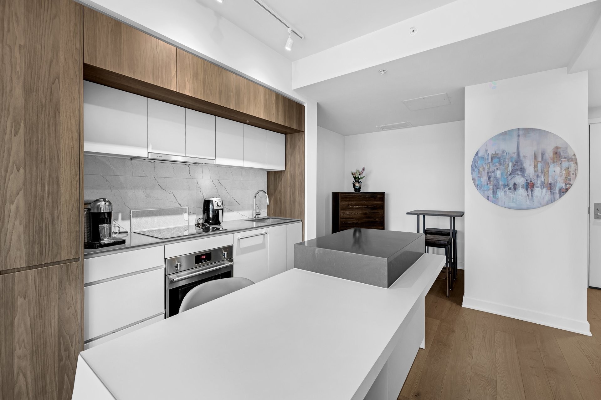 









1188


Rue St-Antoine O.

, 3701,
Montréal (Ville-Marie),




QC
H3C1B4

