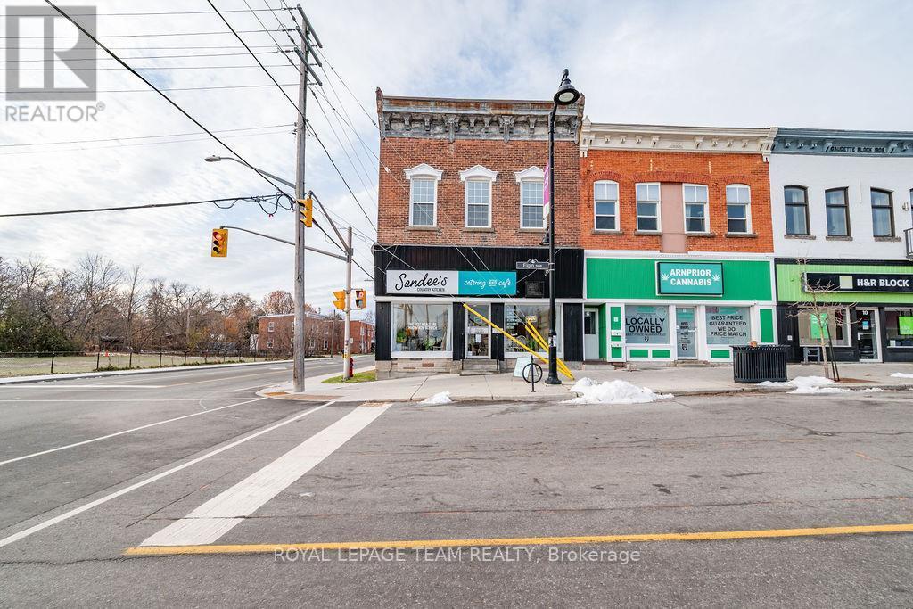 












4 ELGIN STREET W

,
Arnprior,




Ontario
K7S1N3

