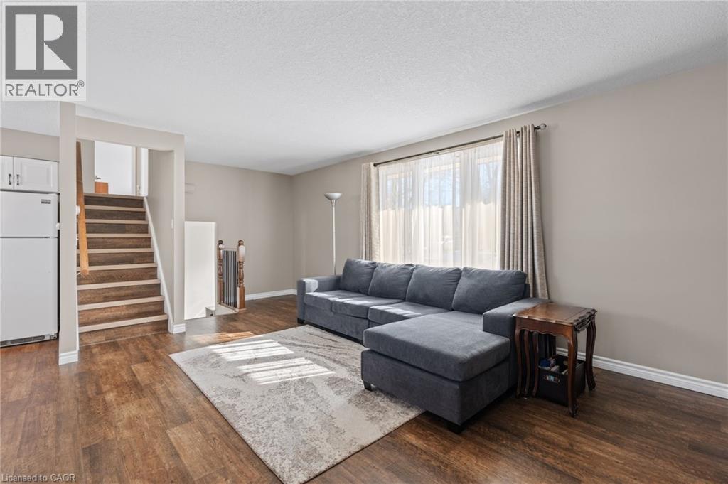 












218 ARRIS Crescent

,
Mitchell,




Ontario
N0K1N0


