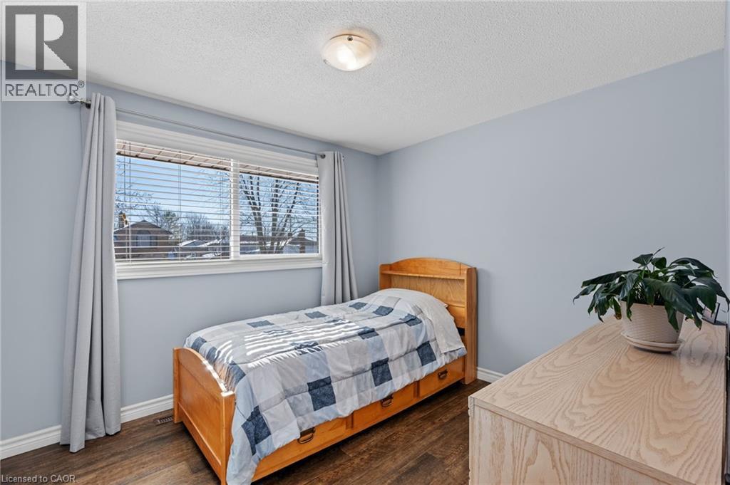 












218 ARRIS Crescent

,
Mitchell,




Ontario
N0K1N0

