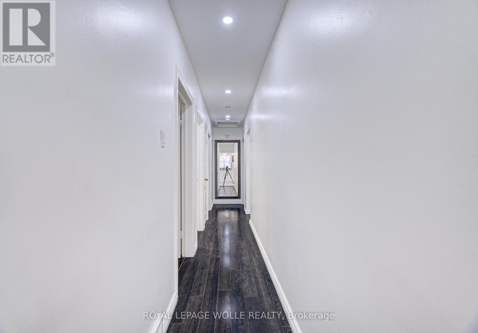 












152 CLARK AVENUE

,
Kitchener,




Ontario
N2C1Y5

