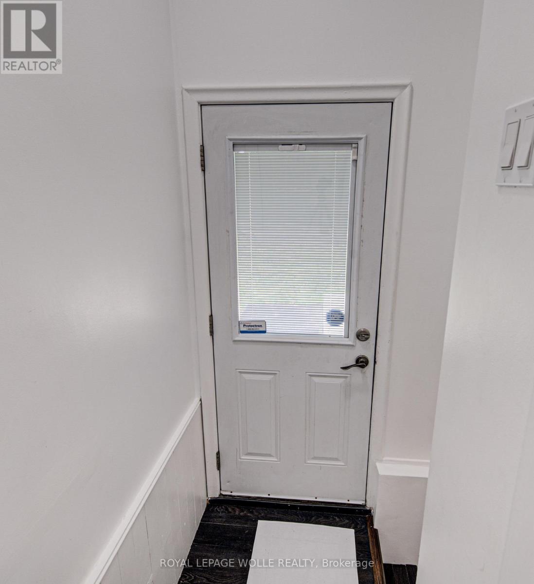 












152 CLARK AVENUE

,
Kitchener,




Ontario
N2C1Y5

