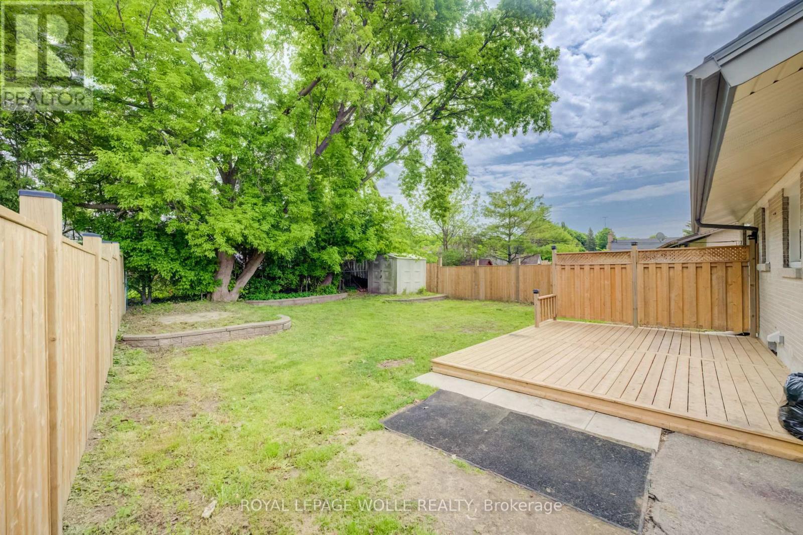 












152 CLARK AVENUE

,
Kitchener,




Ontario
N2C1Y5

