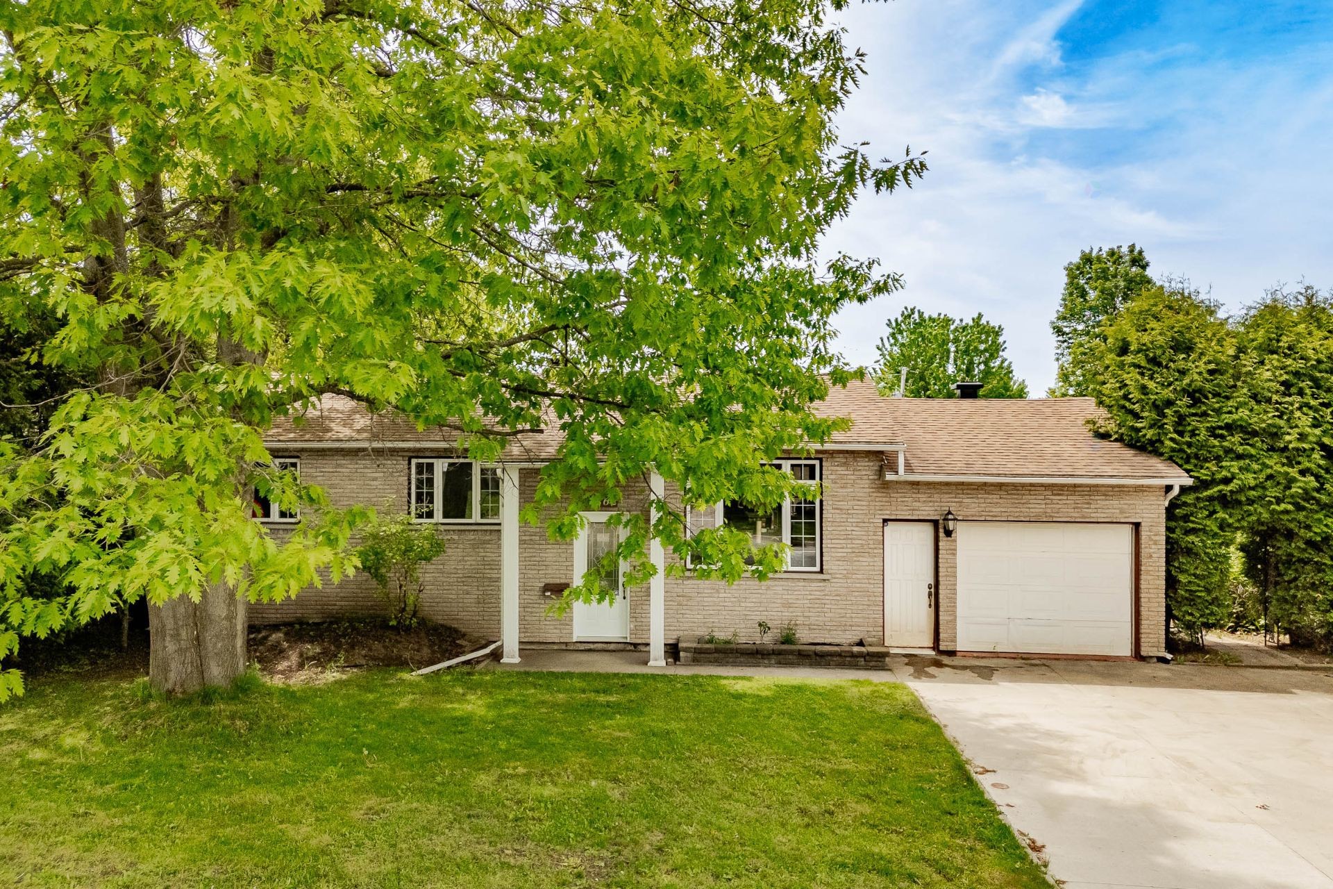 









2862


Rue Boudreau

,
Sherbrooke (Fleurimont),




QC
J1G3M9

