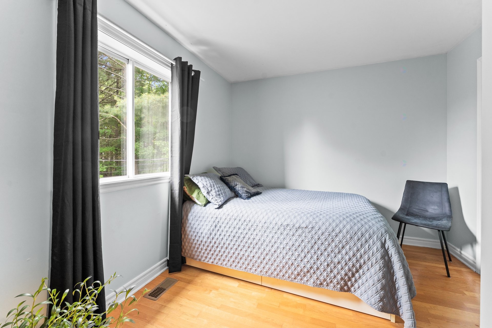 









800


Av. de la Haute-Rive

,
Bois-des-Filion,




QC
J6Z4T8

