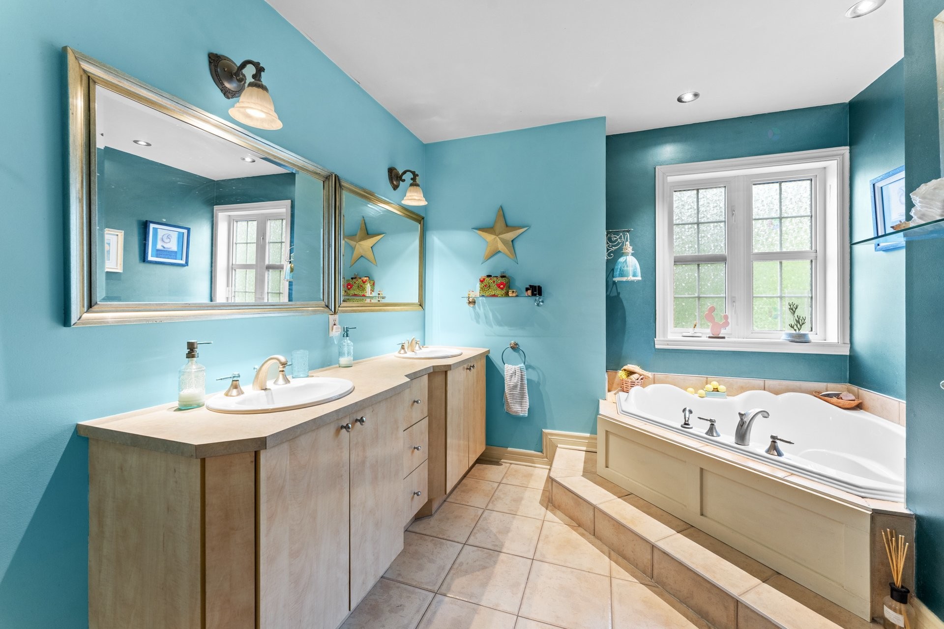 









800


Av. de la Haute-Rive

,
Bois-des-Filion,




QC
J6Z4T8


