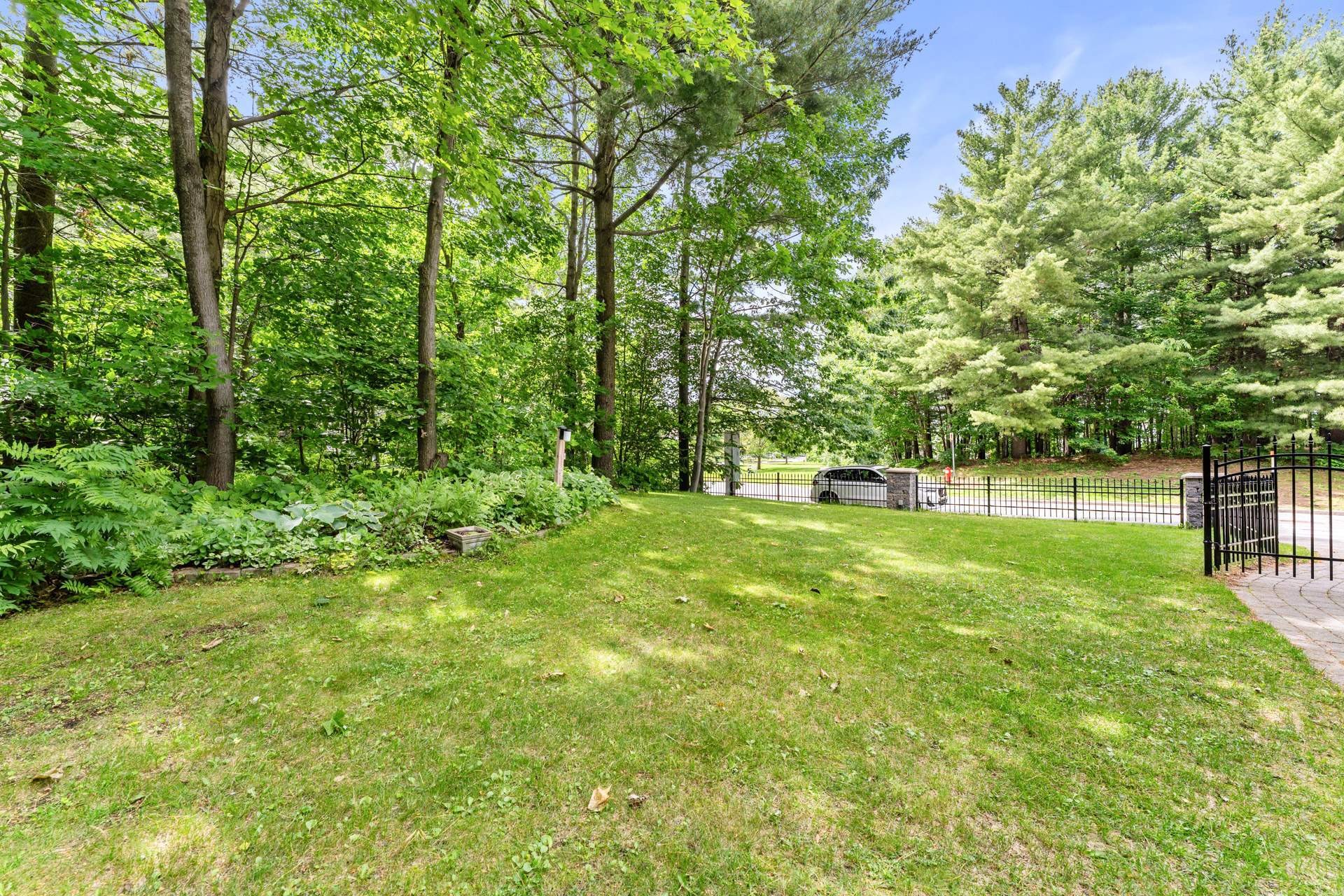 









800


Av. de la Haute-Rive

,
Bois-des-Filion,




QC
J6Z4T8

