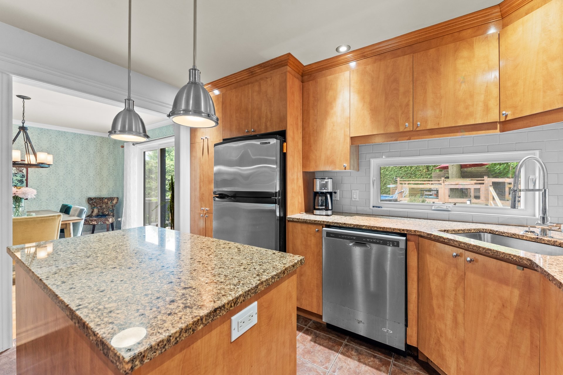 









800


Av. de la Haute-Rive

,
Bois-des-Filion,




QC
J6Z4T8

