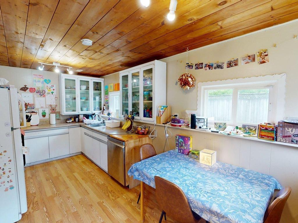 












2554 Highway 7 Highway

,
East Preston,




NS
B2Z 1G6

