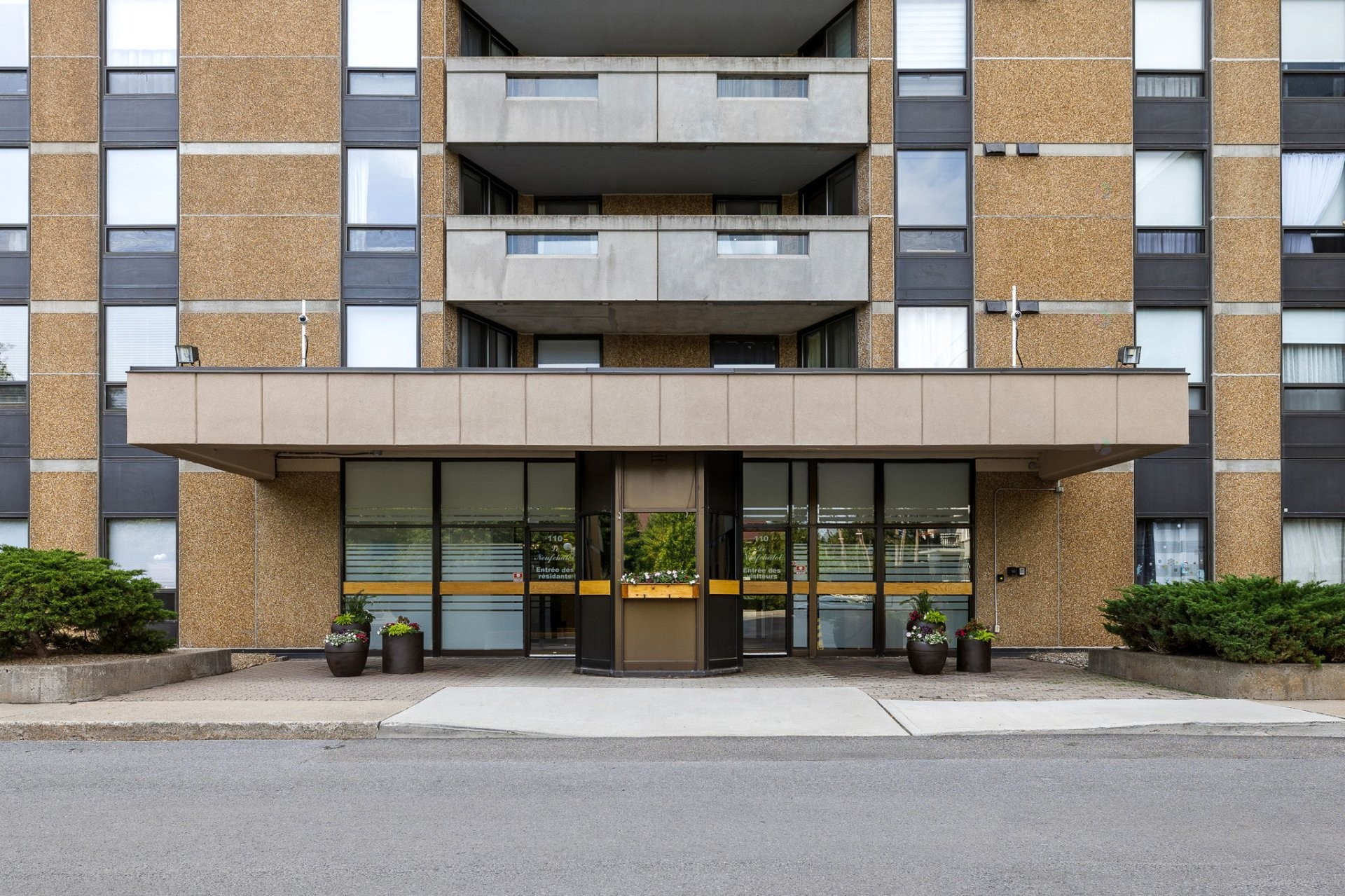 









110


Rue du Château

, 1901,
Gatineau (Hull),




QC
J9A1T4

