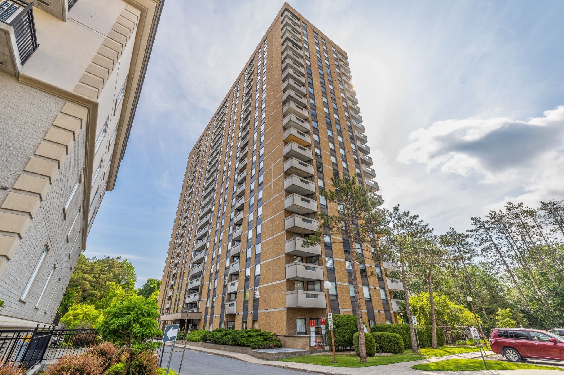 









110


Rue du Château

, 1901,
Gatineau (Hull),




QC
J9A1T4

