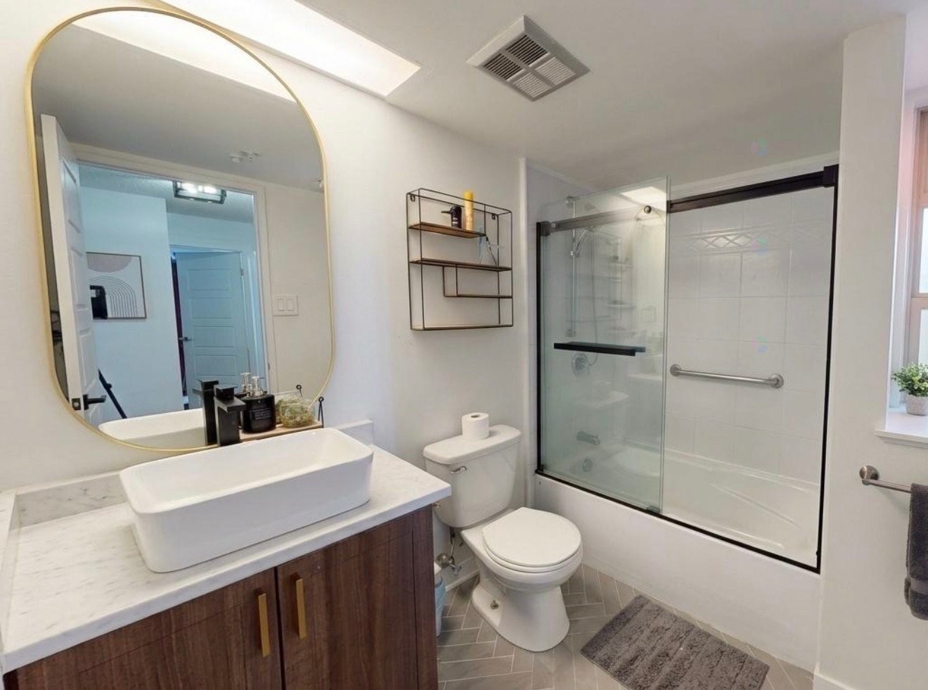 









110


Rue du Château

, 1901,
Gatineau (Hull),




QC
J9A1T4

