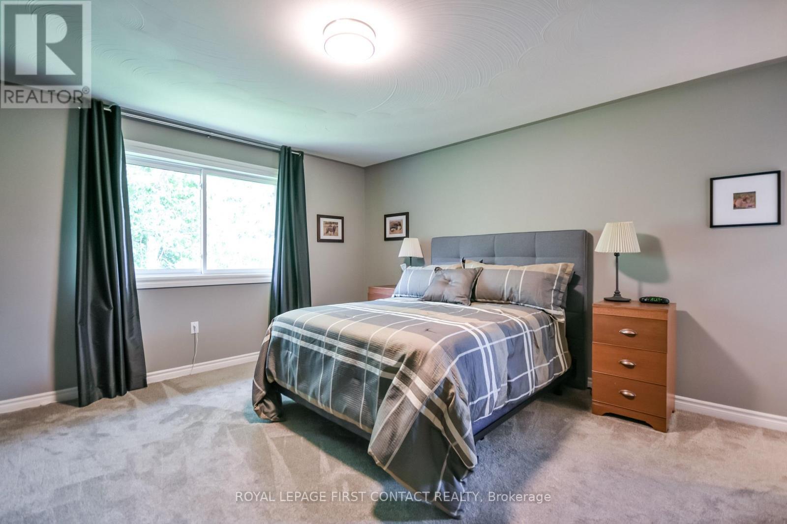 












6 NICKLAUS DRIVE

,
Barrie,




Ontario
L4M6W6

