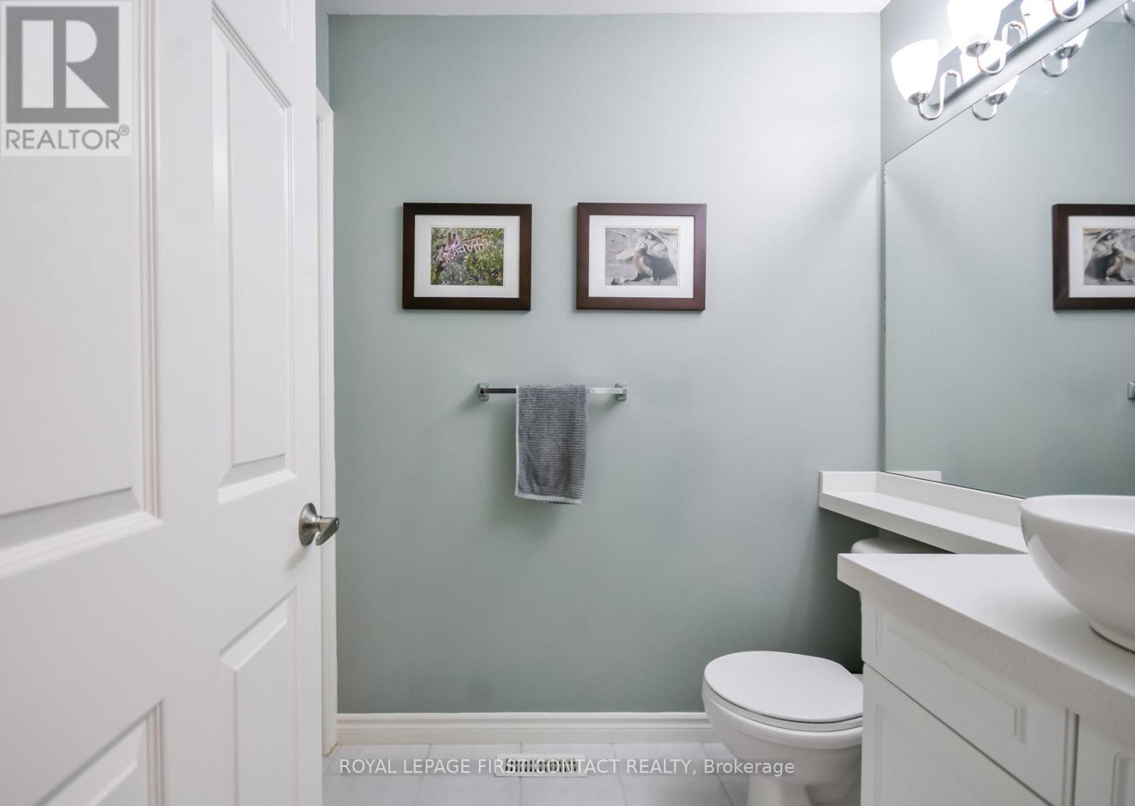 












6 NICKLAUS DRIVE

,
Barrie,




Ontario
L4M6W6

