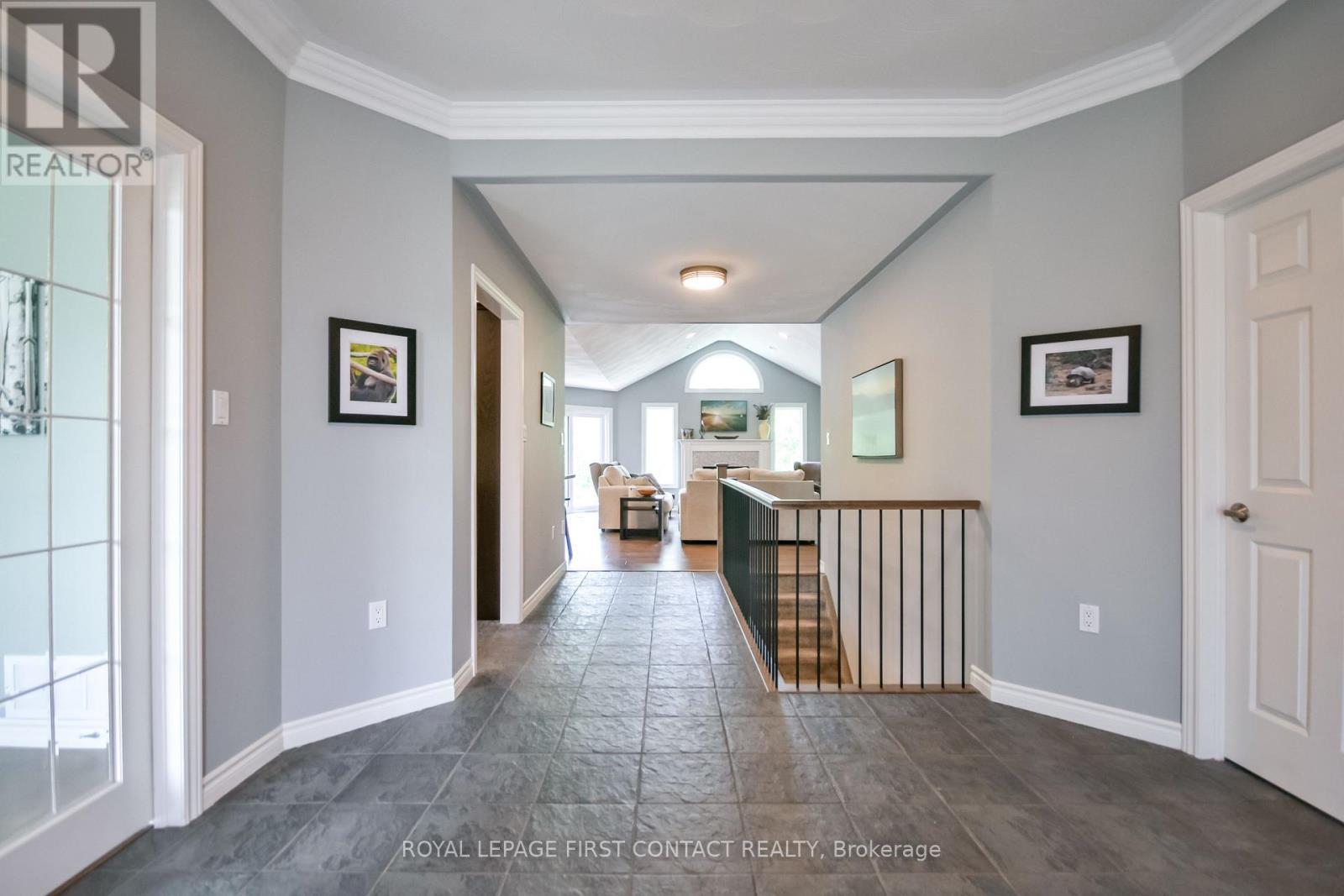 












6 NICKLAUS DRIVE

,
Barrie,




Ontario
L4M6W6

