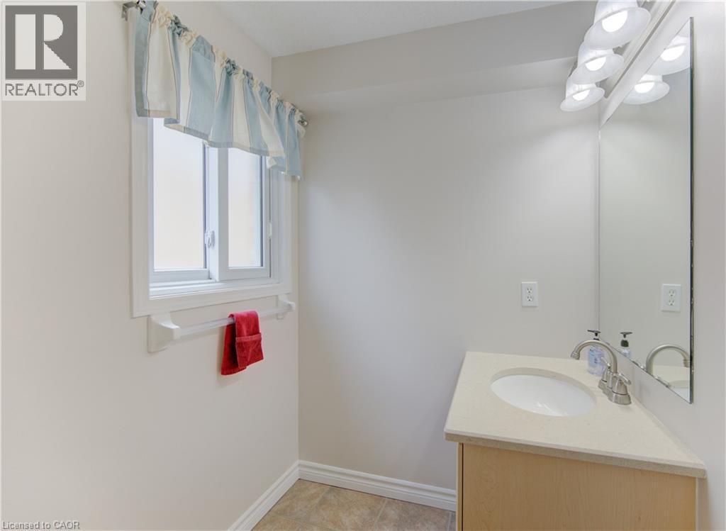 












15 COTTON GRASS Street

,
Kitchener,




Ontario
N2E3T7

