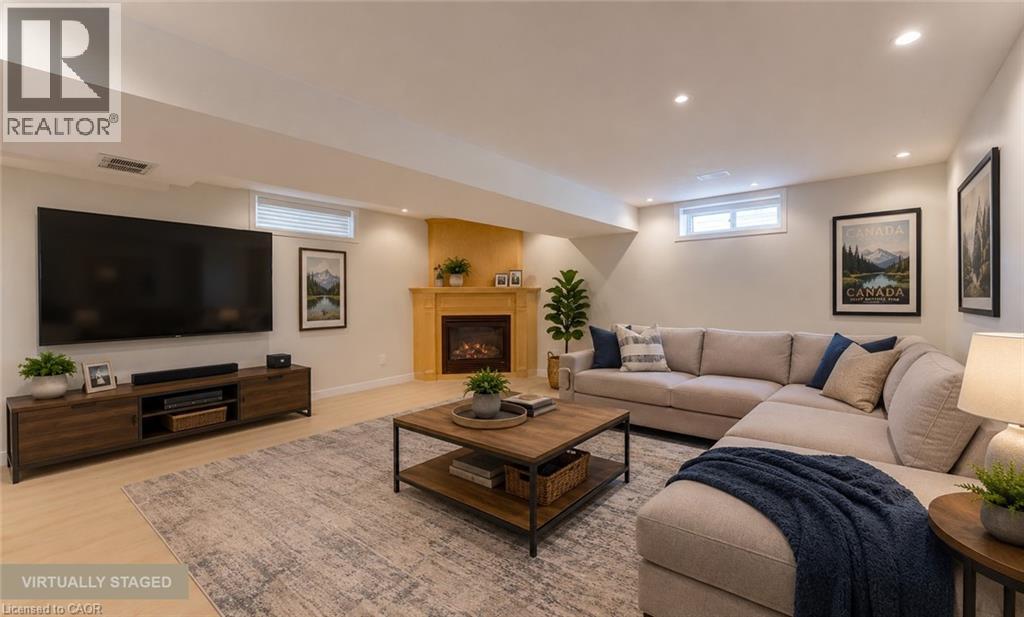 












15 COTTON GRASS Street

,
Kitchener,




Ontario
N2E3T7

