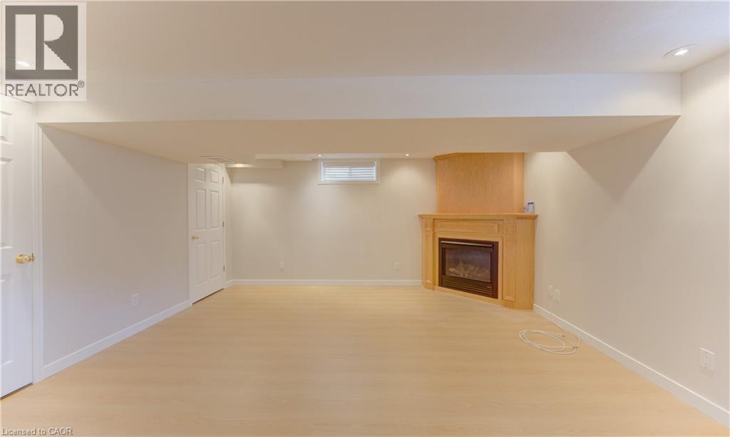 












15 COTTON GRASS Street

,
Kitchener,




Ontario
N2E3T7

