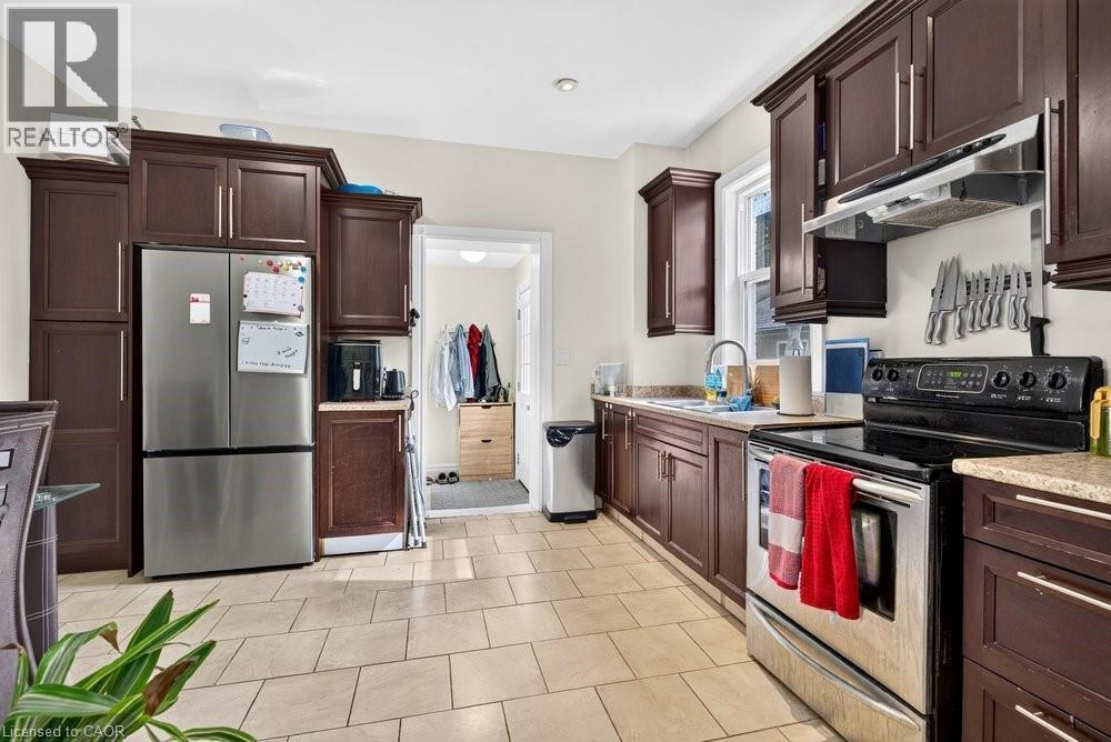 












221 GRAND RIVER Avenue

,
Brantford,




Ontario
N3T4Y3

