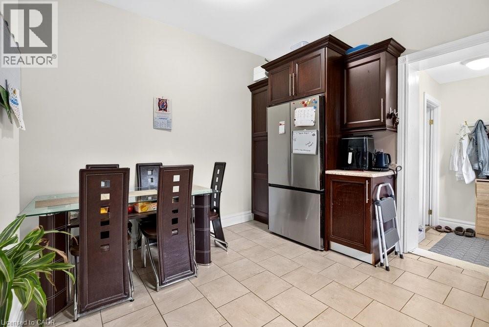 












221 GRAND RIVER Avenue

,
Brantford,




Ontario
N3T4Y3

