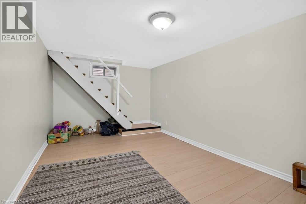 












221 GRAND RIVER Avenue

,
Brantford,




Ontario
N3T4Y3

