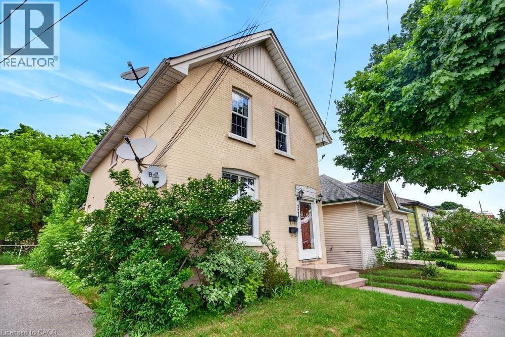 












221 GRAND RIVER Avenue

,
Brantford,




Ontario
N3T4Y3


