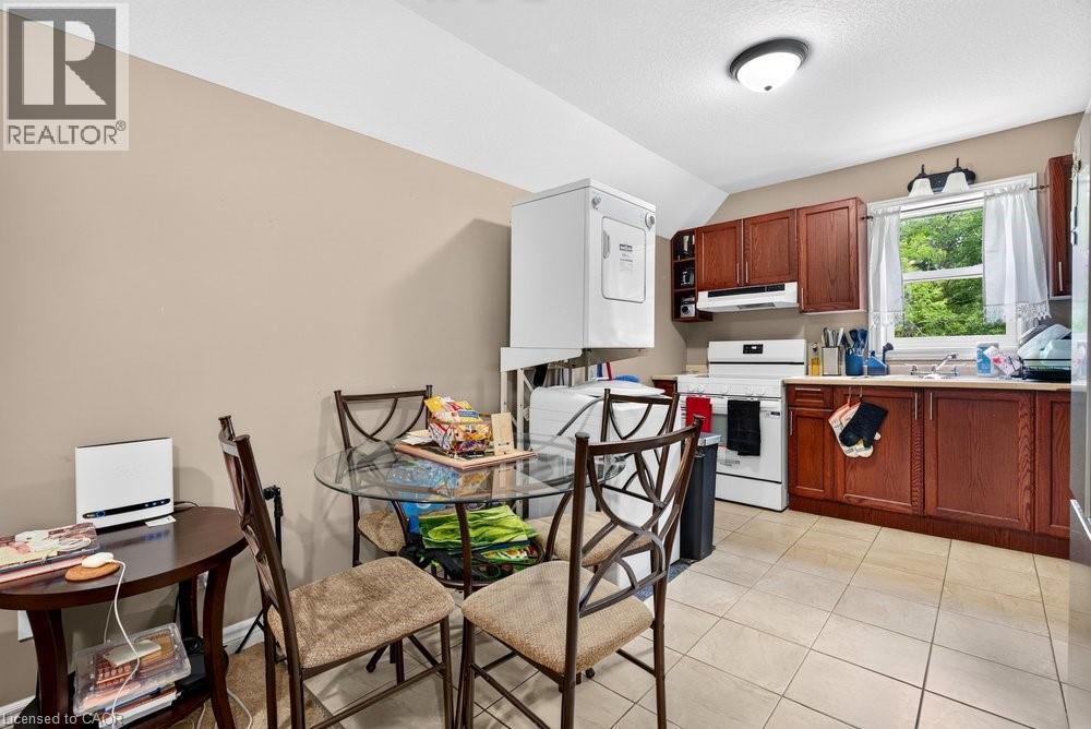 












221 GRAND RIVER Avenue

,
Brantford,




Ontario
N3T4Y3

