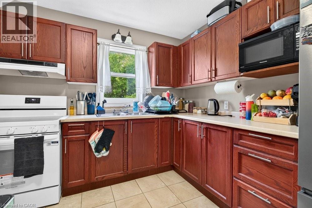 












221 GRAND RIVER Avenue

,
Brantford,




Ontario
N3T4Y3

