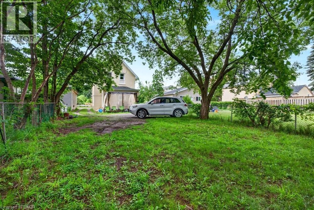 












221 GRAND RIVER Avenue

,
Brantford,




Ontario
N3T4Y3


