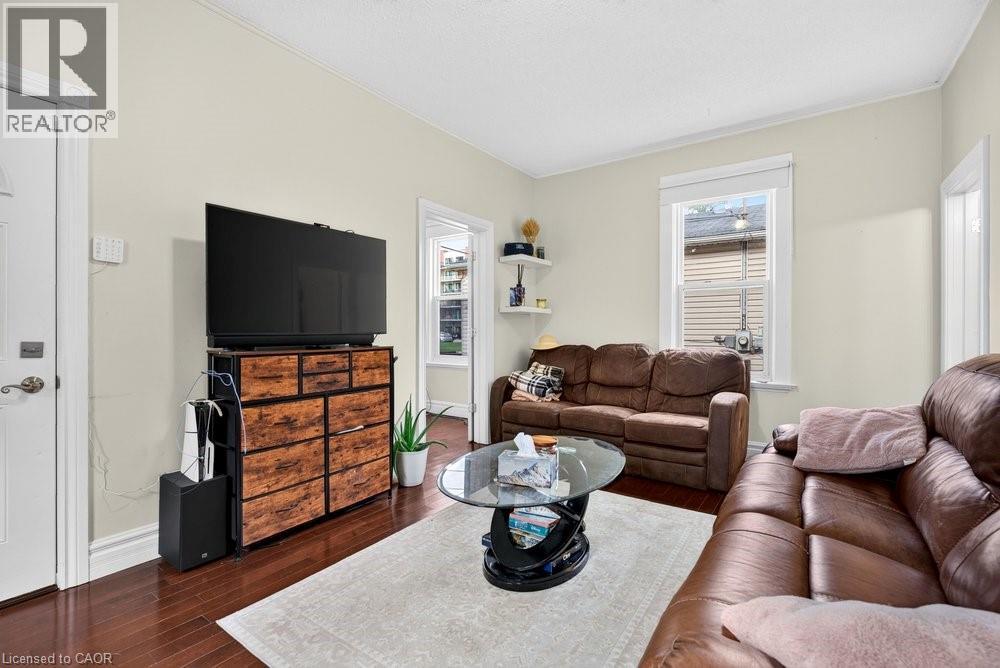 












221 GRAND RIVER Avenue

,
Brantford,




Ontario
N3T4Y3


