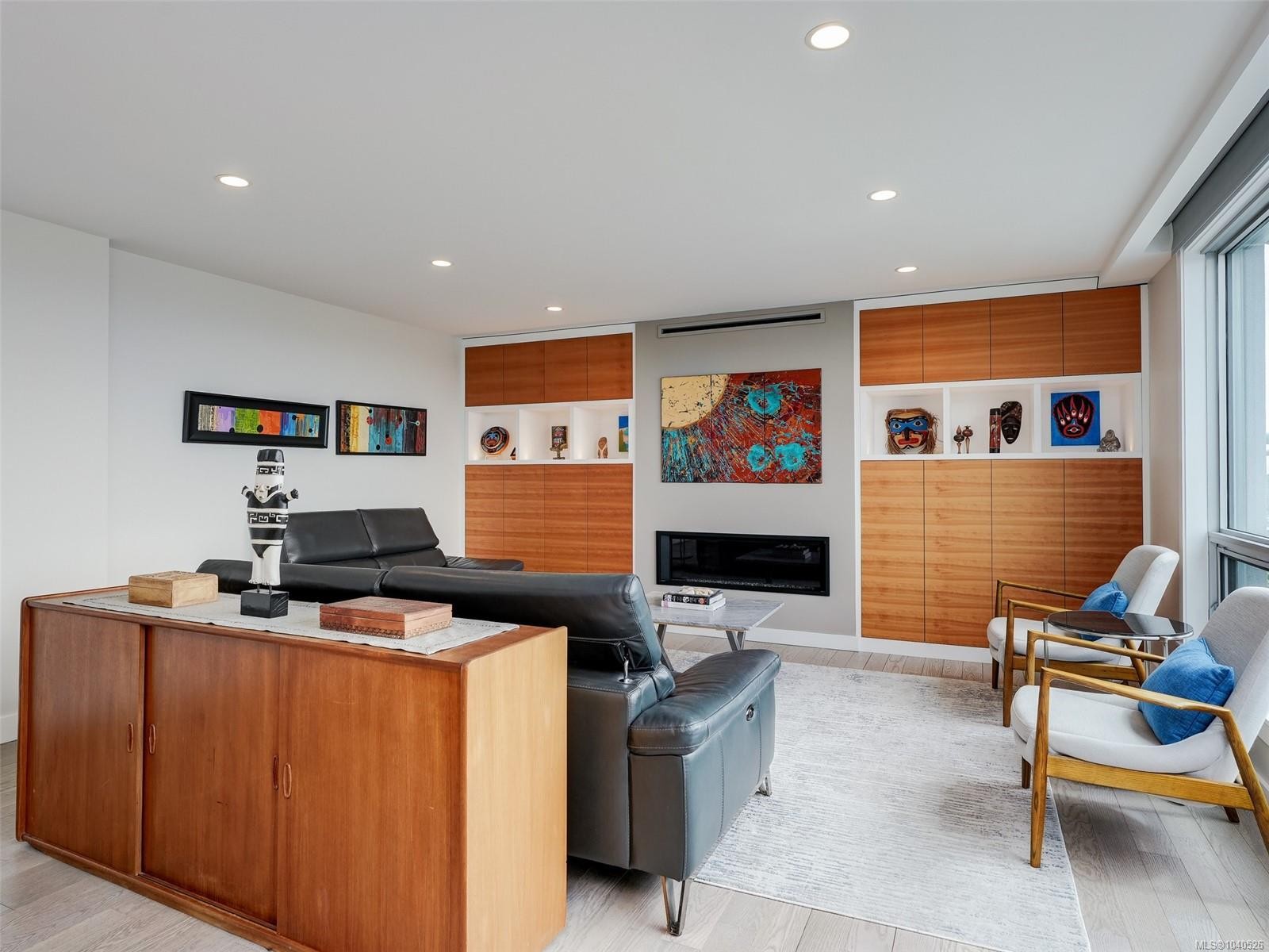 









325


Maitland

St, #PH1,
Victoria,




BC
V9A 7E9

