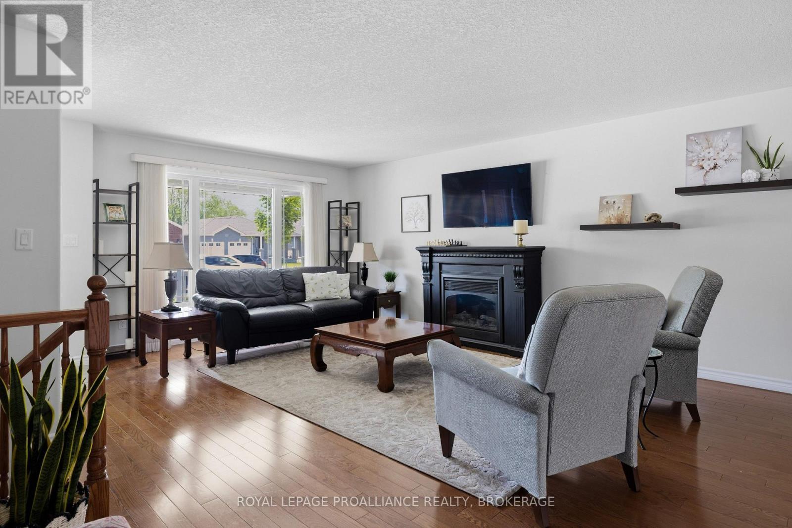 












1094 CROSSFIELD AVENUE

,
Kingston (City Northwest),




Ontario
K7P0G7

