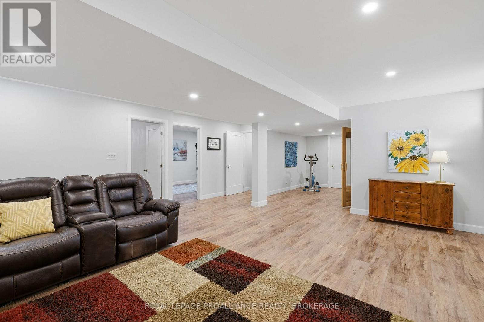 












1094 CROSSFIELD AVENUE

,
Kingston (City Northwest),




Ontario
K7P0G7

