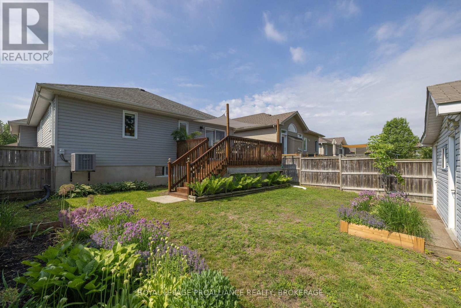 












1094 CROSSFIELD AVENUE

,
Kingston (City Northwest),




Ontario
K7P0G7

