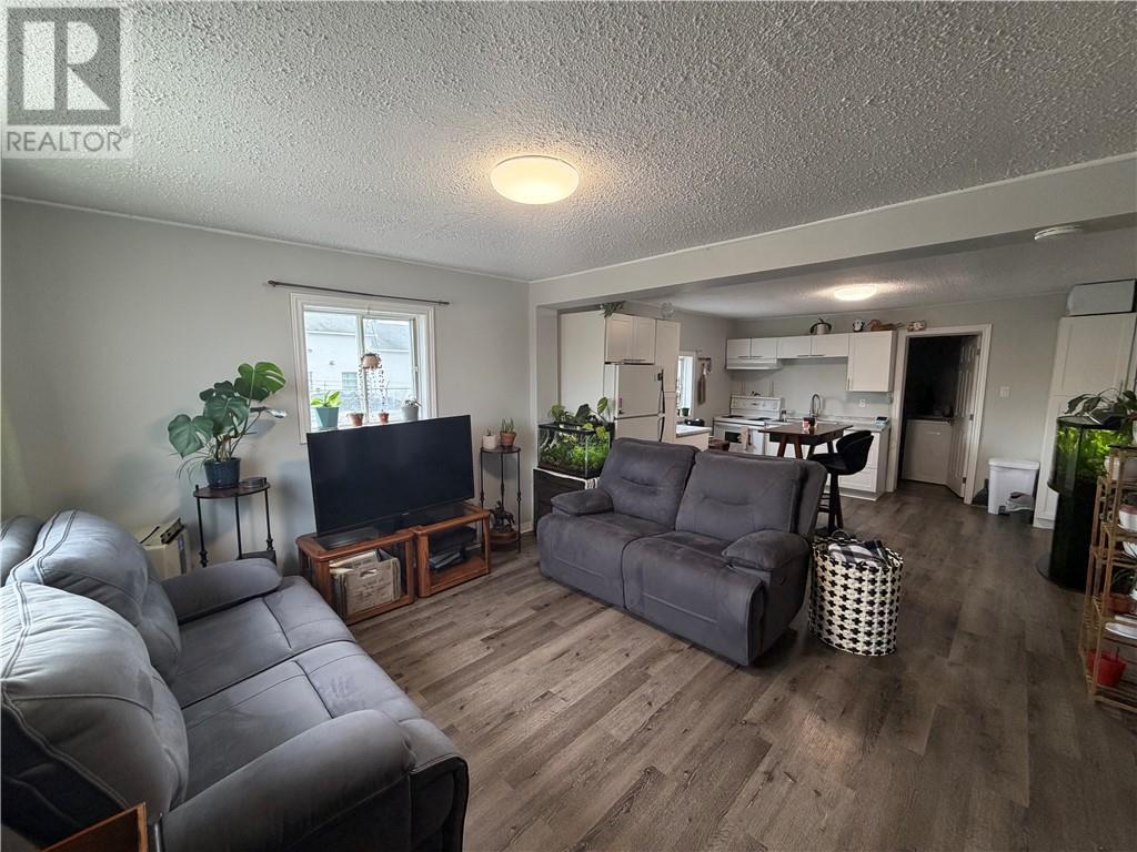 












3550 Errington Avenue

,
Chelmsford,




Ontario
P0M1L0

