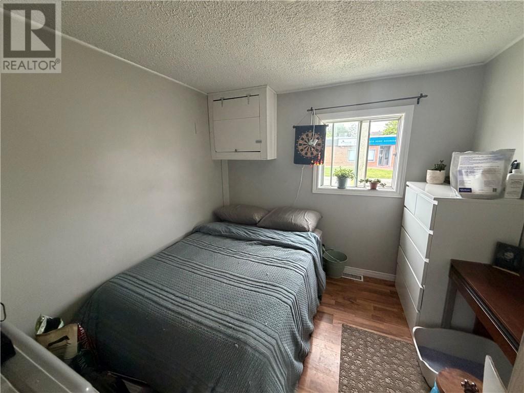 












3550 Errington Avenue

,
Chelmsford,




Ontario
P0M1L0

