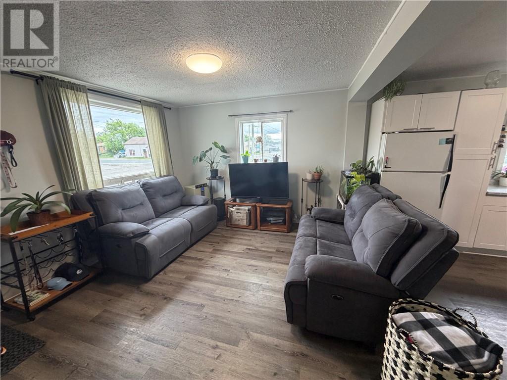 












3550 Errington Avenue

,
Chelmsford,




Ontario
P0M1L0

