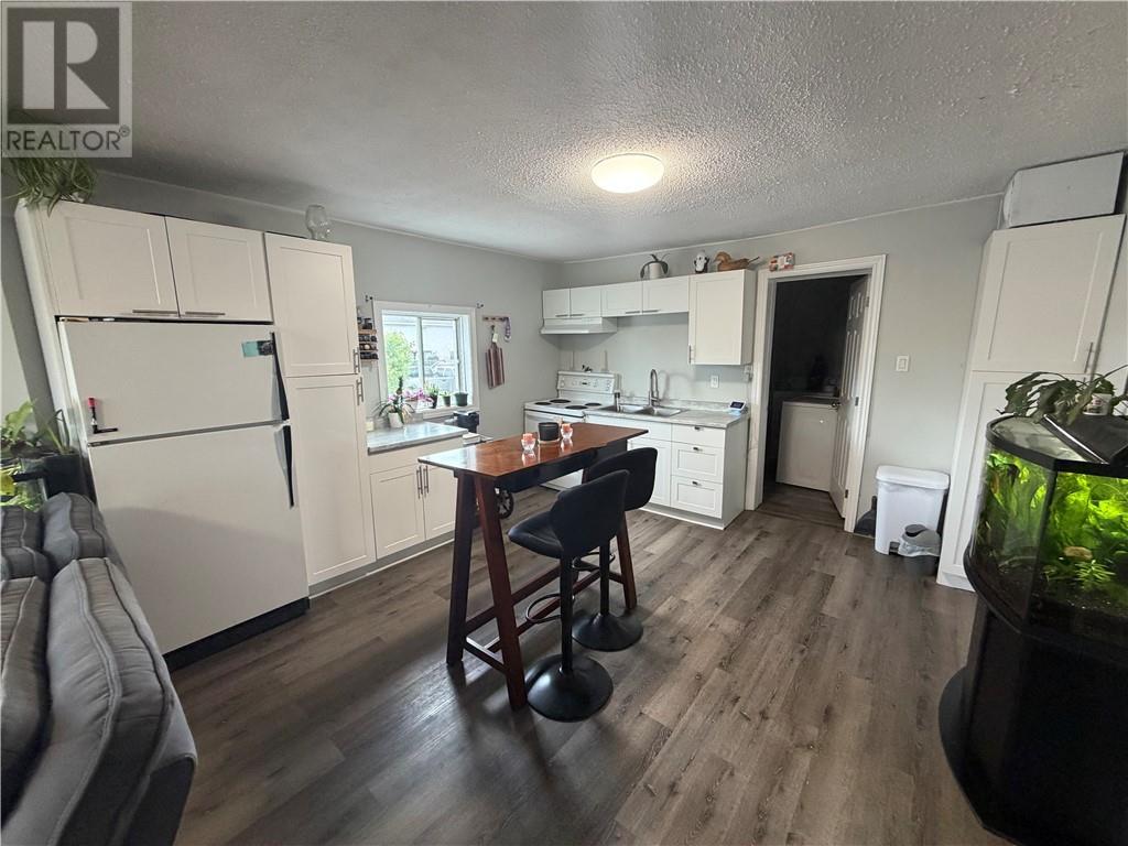 












3550 Errington Avenue

,
Chelmsford,




Ontario
P0M1L0

