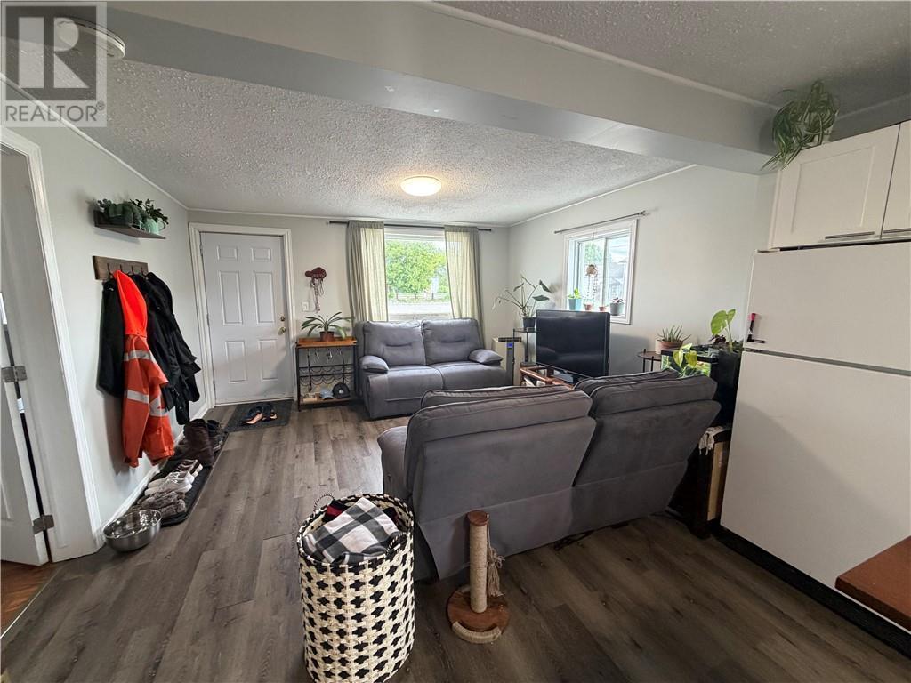 












3550 Errington Avenue

,
Chelmsford,




Ontario
P0M1L0


