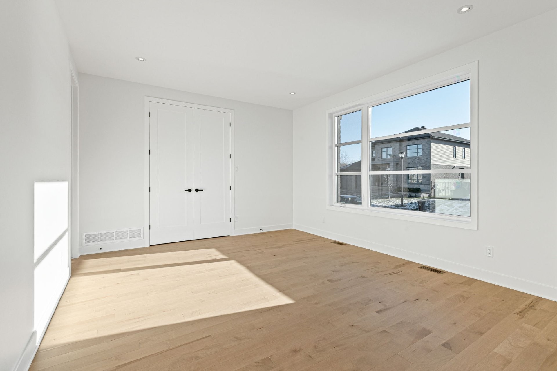 









1145


Rue Jean-Vallerand

,
Boucherville,




QC
J4B0H5

