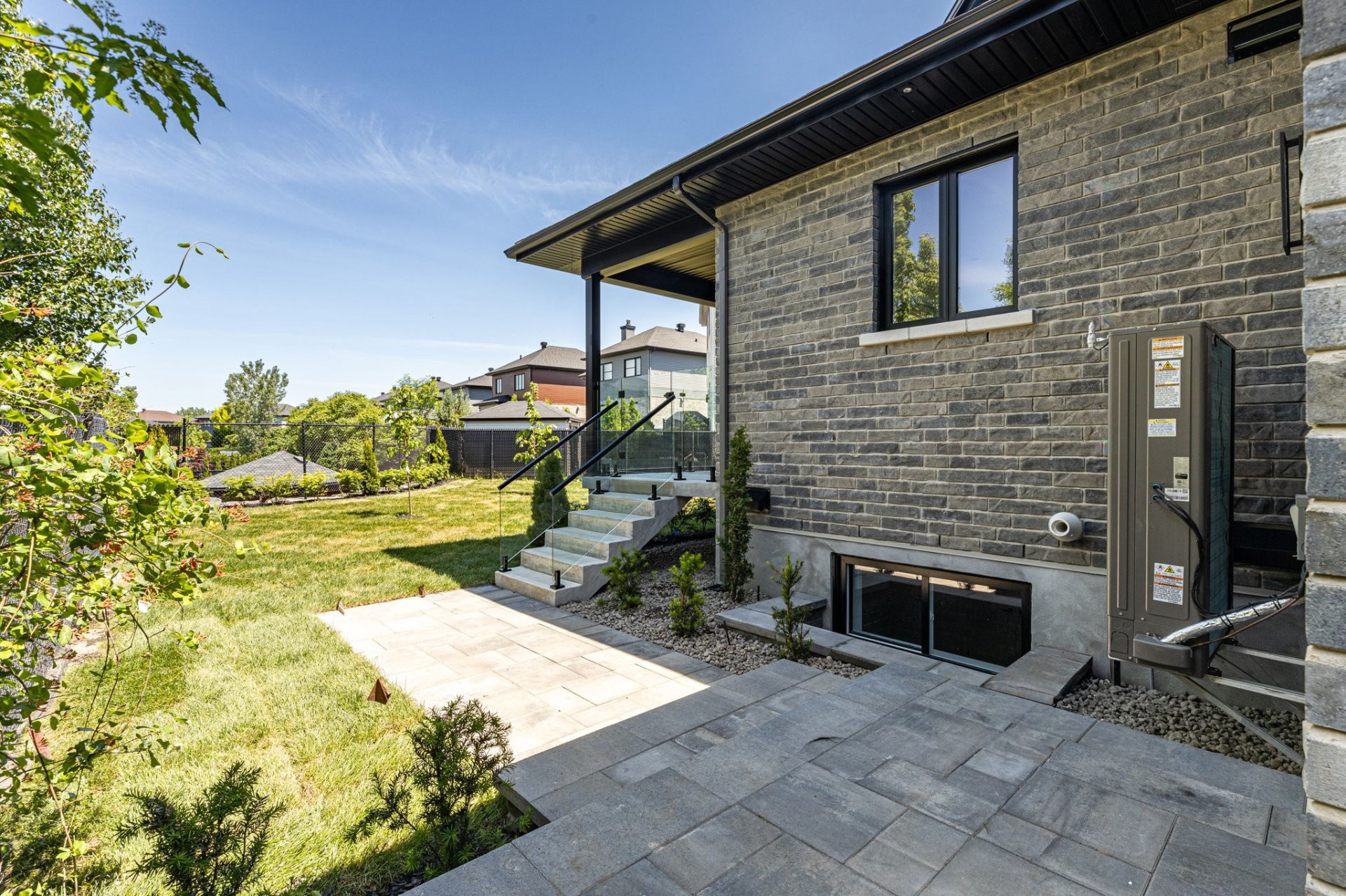 









1145


Rue Jean-Vallerand

,
Boucherville,




QC
J4B0H5

