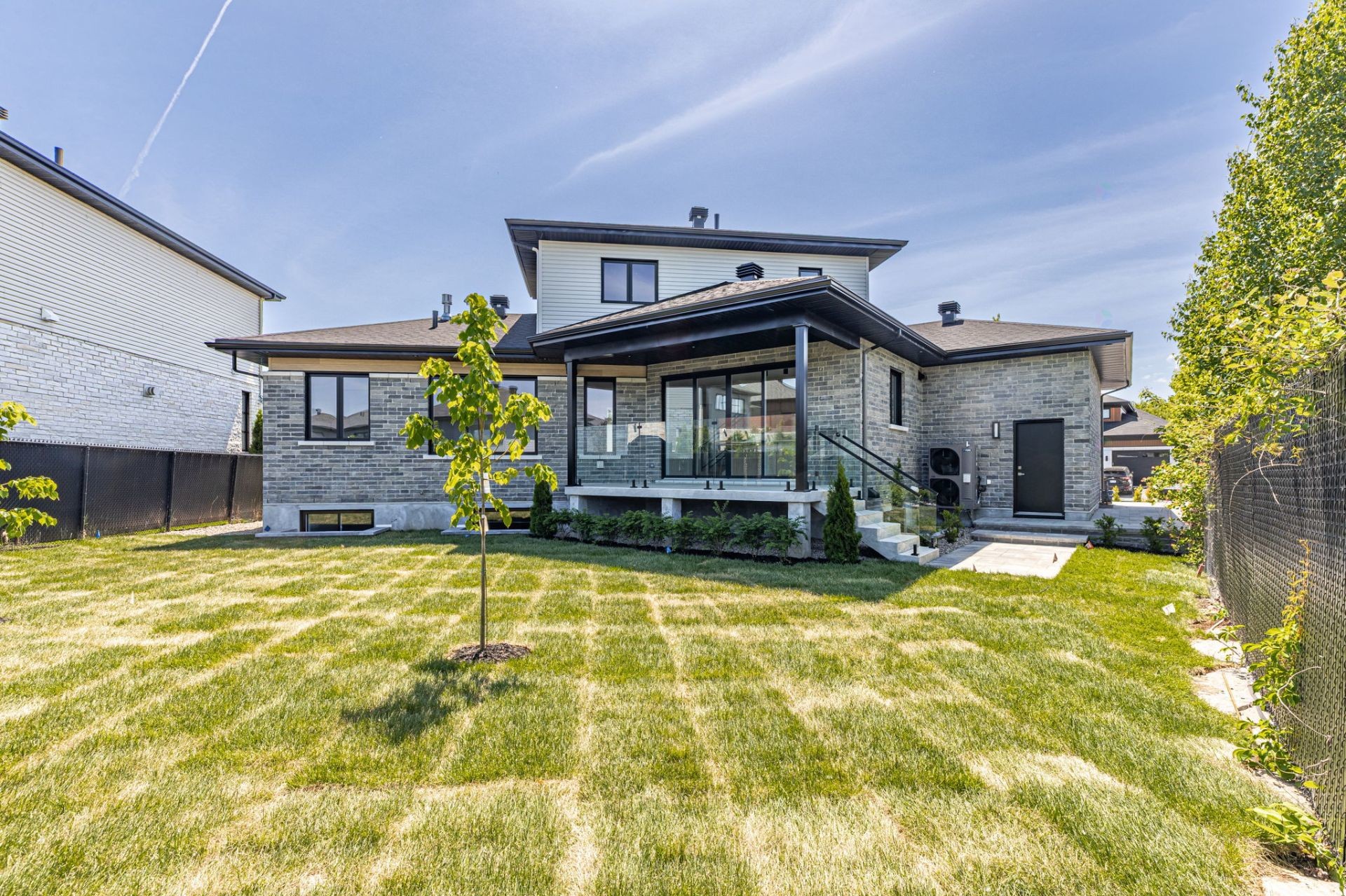 









1145


Rue Jean-Vallerand

,
Boucherville,




QC
J4B0H5

