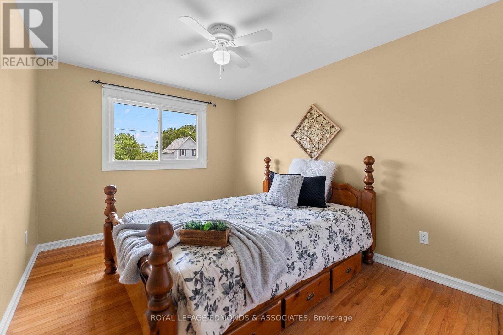 












13 LACROIX BAY ROAD

,
Whitewater Region,




Ontario
K0J2L0

